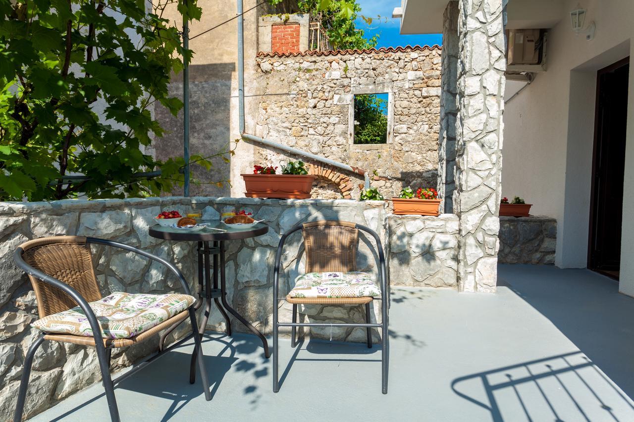 Apartment Placido Krk Кърк Екстериор снимка